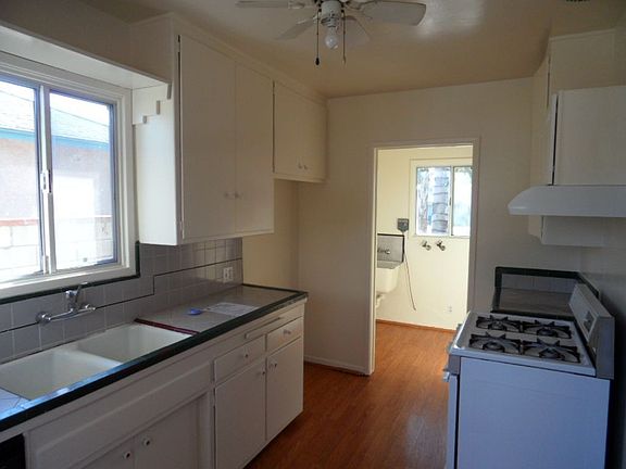 3rd image of 734 W Flora St