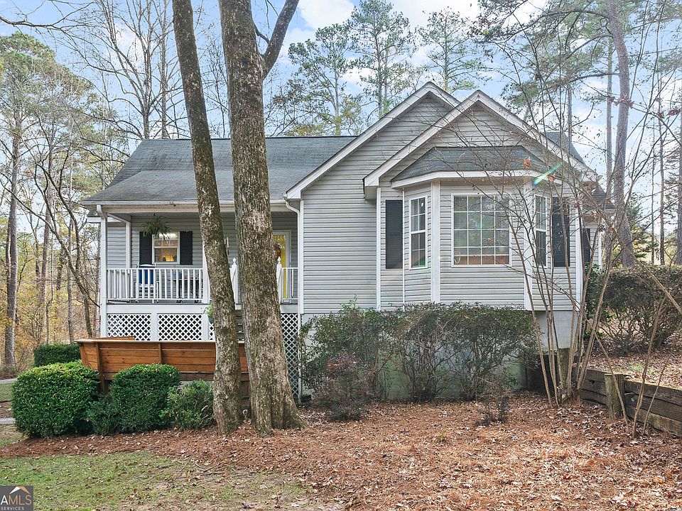 1st image of 122 Cambridge Dr N