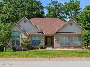 8411 Lacevine Pl, Louisville, KY 40220