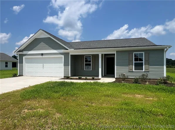 92 Dalton Dr, Lumber Bridge, NC 28357