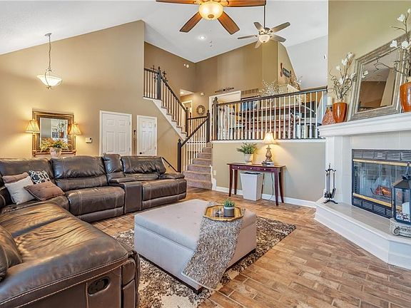 5th image of 5528 NE Scenic Dr