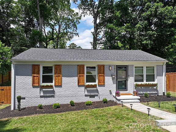 2nd image of 3821 Dunwoody Dr