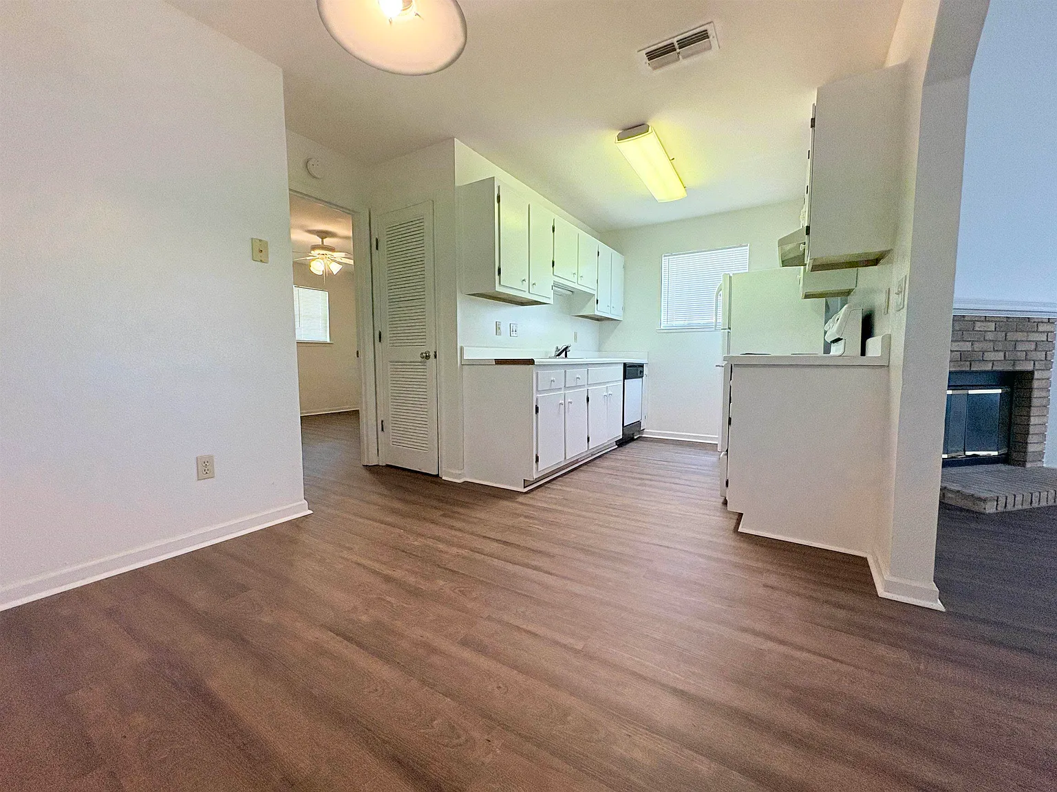 2 bed, 1026 sqft, $1,325 — Photo 4