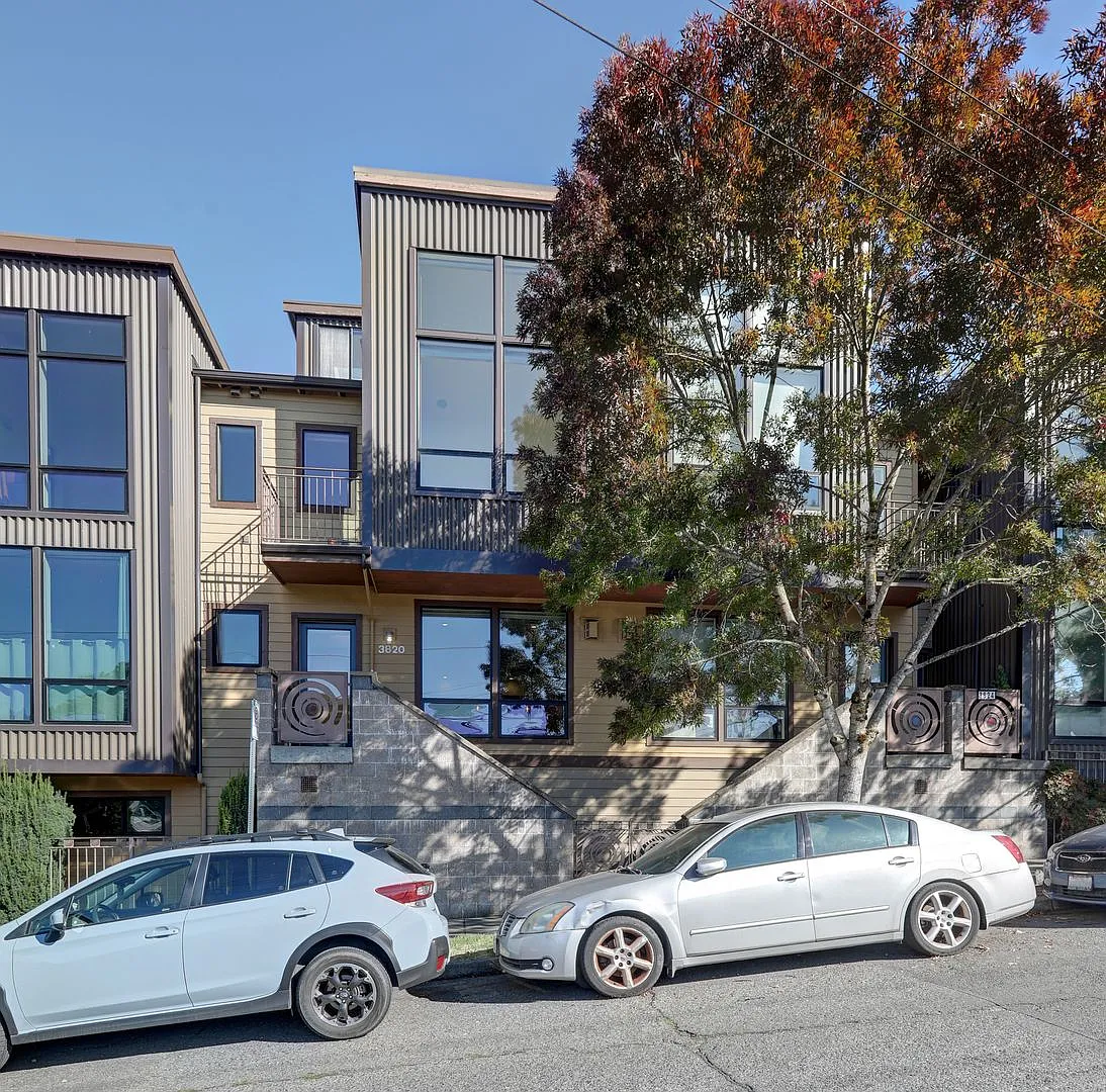 Beautifully Designed 2 Bedroom/3 Bath Columbia City Townhome with a Roof Top Deck! — Photo 1