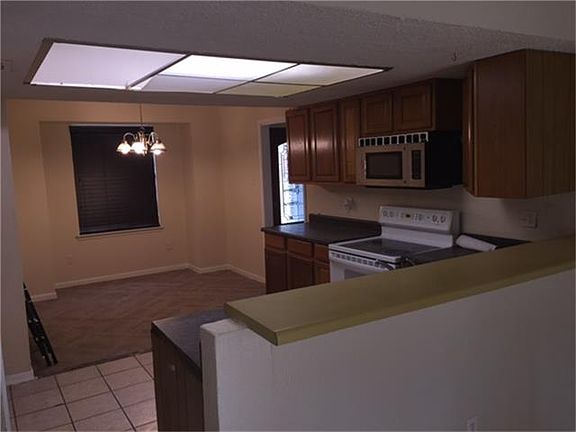 5th image of 12118 Wood Bayou Dr