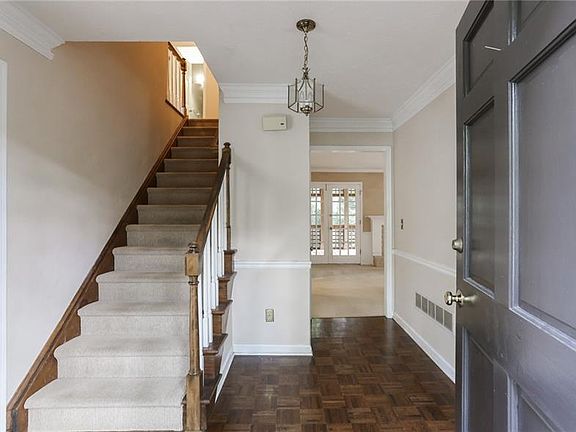 2nd image of 4472 Windsor Oaks Cir