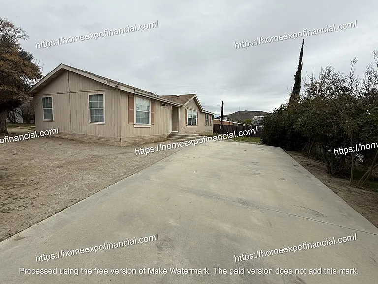 26590 Franklin Ave — Photo 2