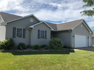 1814 Killarney Dr, Jesup, IA