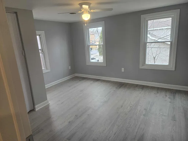 209 Granite St #1F — Photo 8