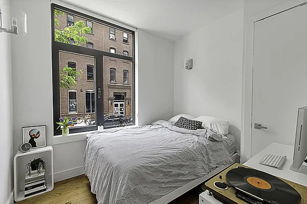 Rented by Compass | media 23