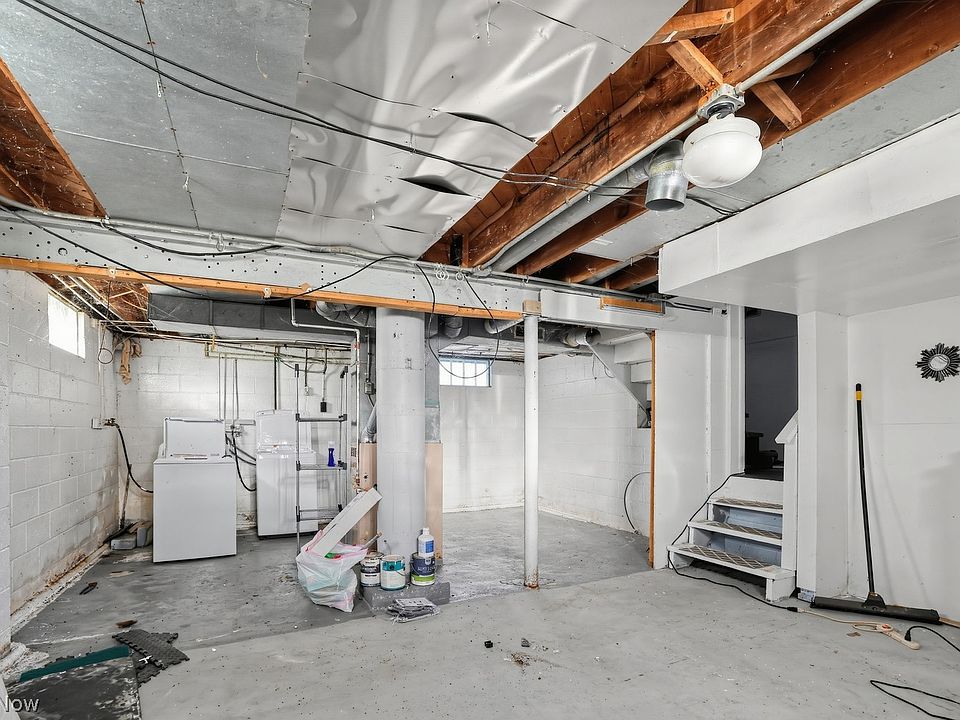 13th image of 830 Coitsville Hubbard Rd