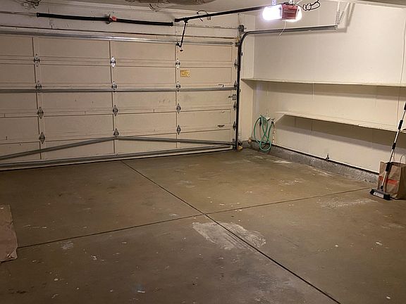 3rd image of 3961 Crofton Way