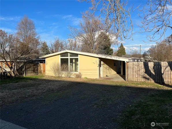 1031 SE Broadway Avenue, College Place, WA 99324
