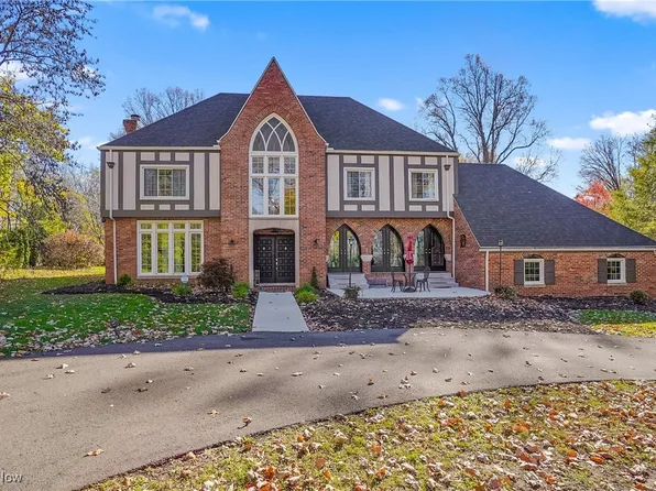 2070 Ridgewood Rd, Akron, OH 44313