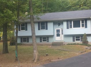 2315 White Oak Dr W, East Stroudsburg, PA 18301