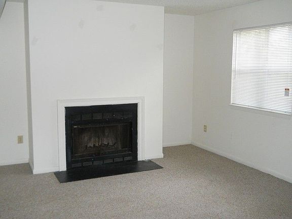4th image of 1101 Old Denbigh Blvd