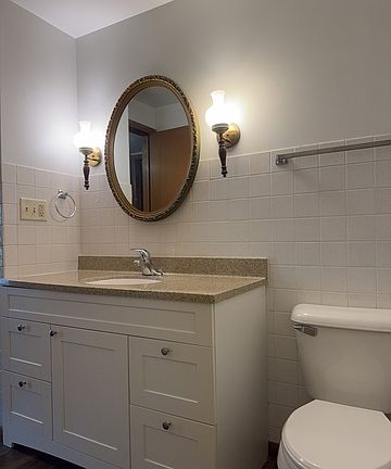 2nd image of 418 Beloit St #9