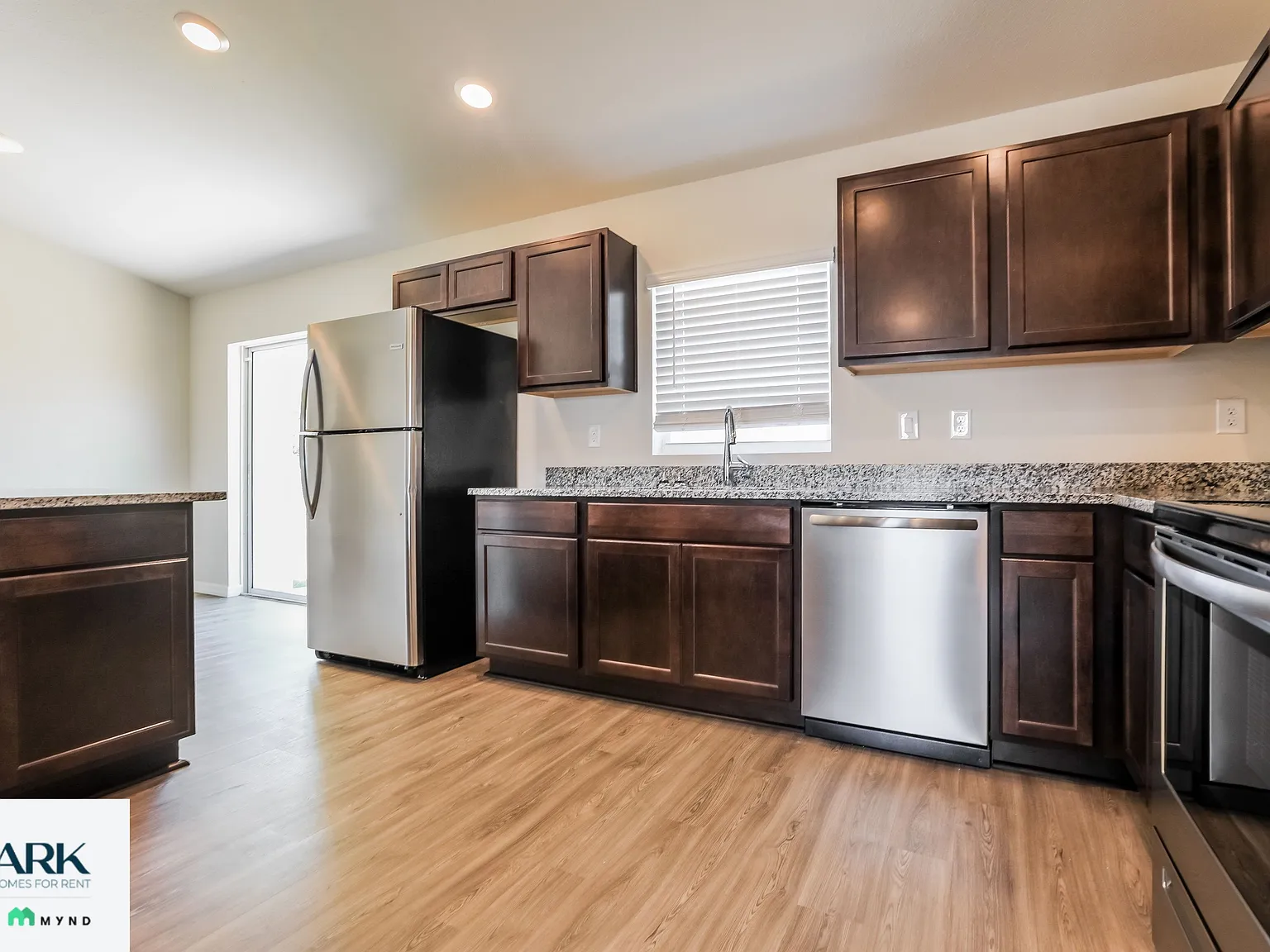 4 bed, 2.0 bath, 1617 sqft, $2,424 — Photo 4