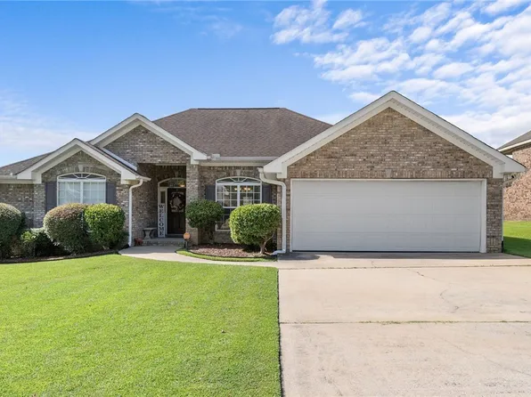 4933 Crosshill Ln, Northport, AL 35473