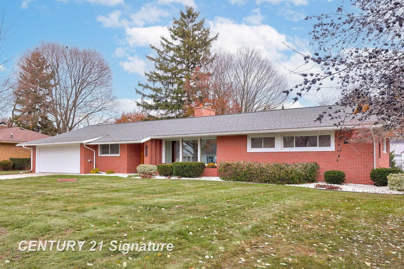 1654 Lathrup Ave photo 1