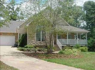415 Anchorage Pl, Inman, SC 29349