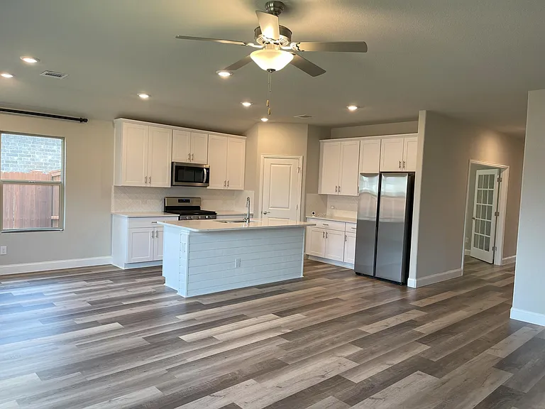 2132 Bellatrix Dr — Photo 8