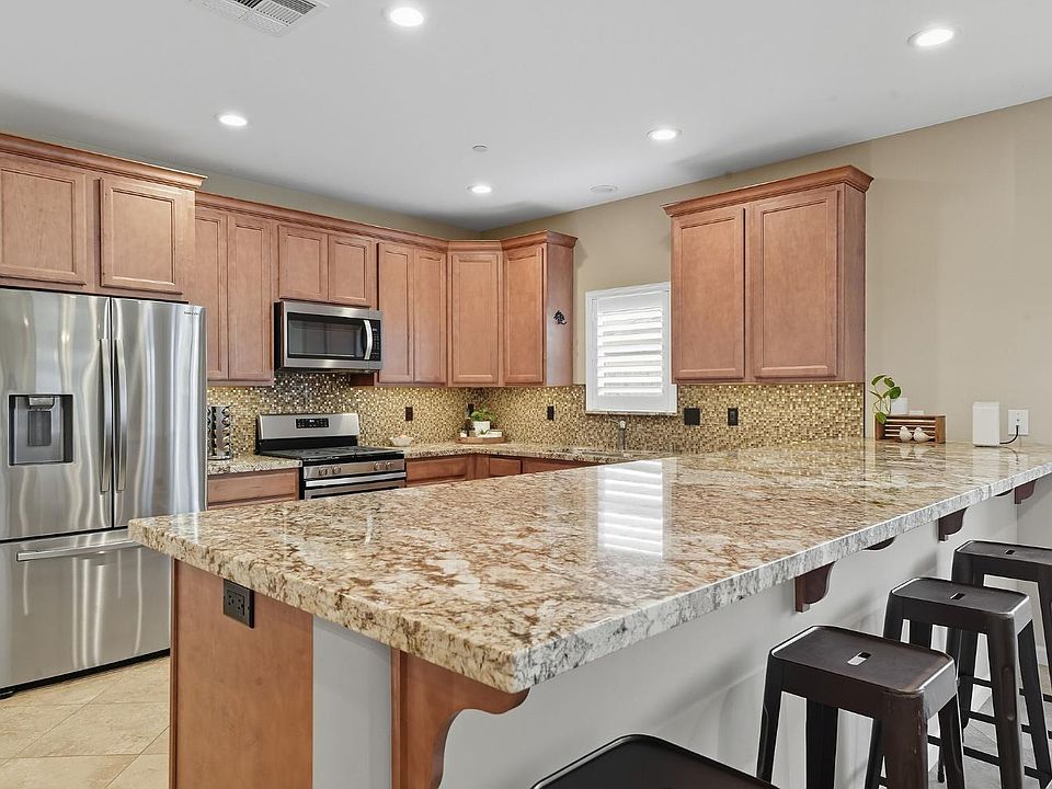 1st image of 248 Cypress Ct