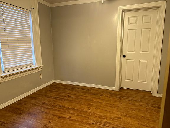 2nd image of 1546 Greenup St #24