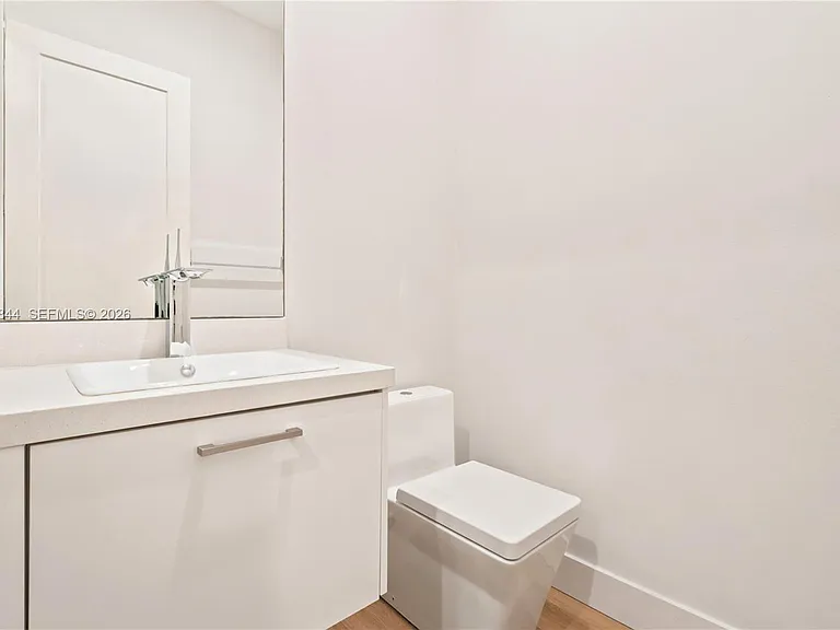 5080 NW 84th Ave — Photo 10
