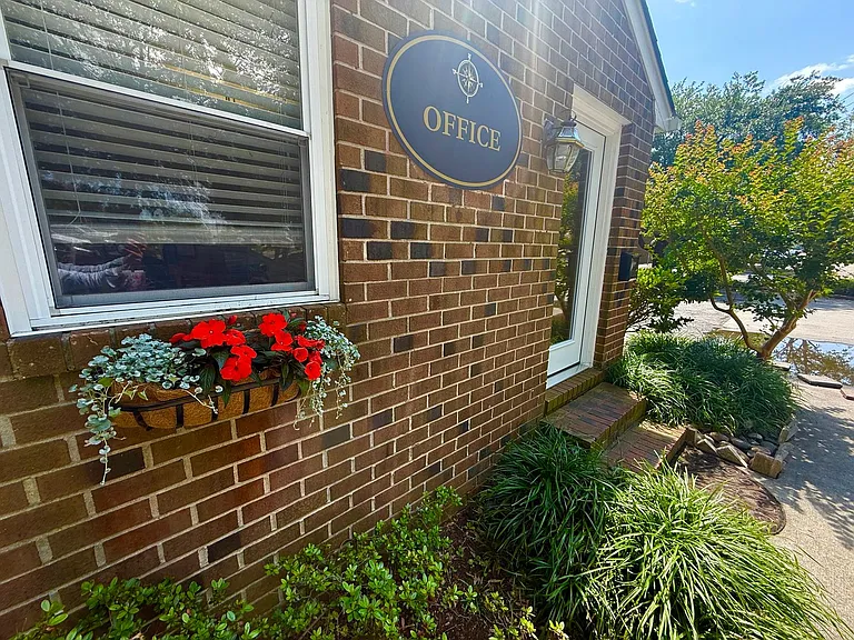 451 Frizzell Ave #B — Photo 16