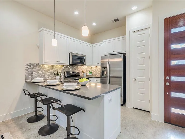1106 Lambie St #C — Photo 1
