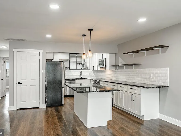 239 Smallwood Ct #239 — Photo 4