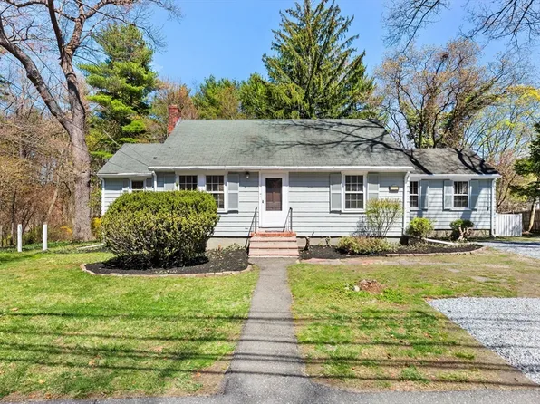 47 Wood St, Lexington, MA 02420