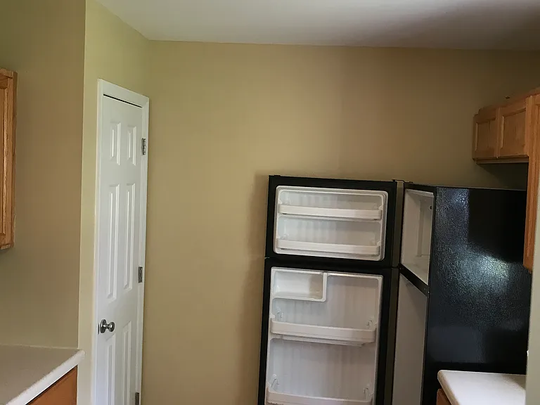 2847 Filbert St — Photo 9
