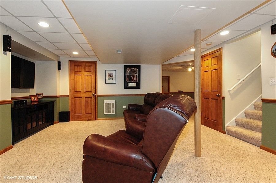 2nd image of 1552 Autumncrest Dr