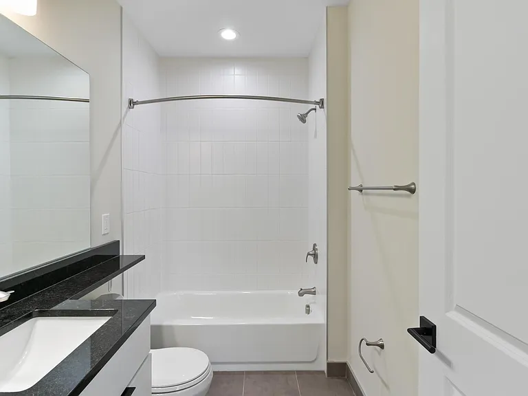 Avenue Eleven Apartments — Photo 8