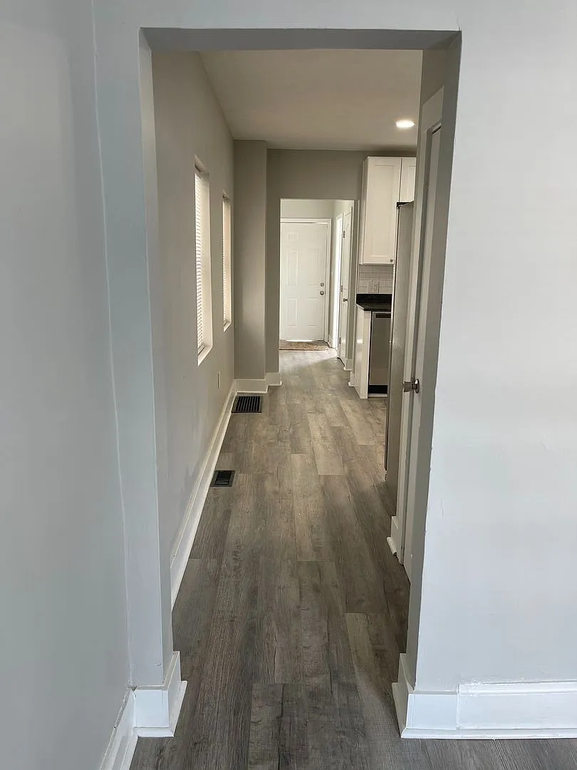 117-119 Innis — Photo 1