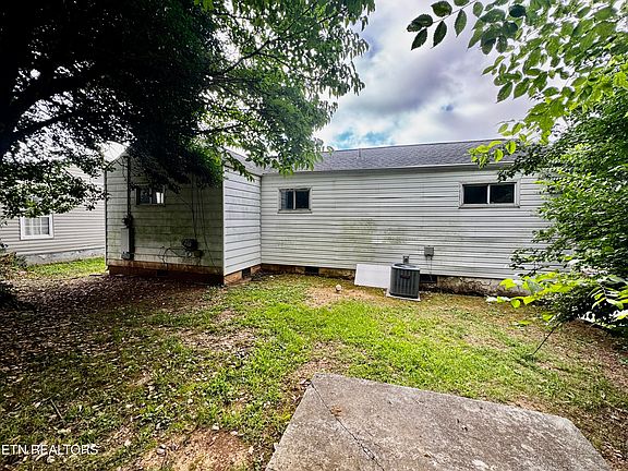 5th image of 2627 Cecil Ave