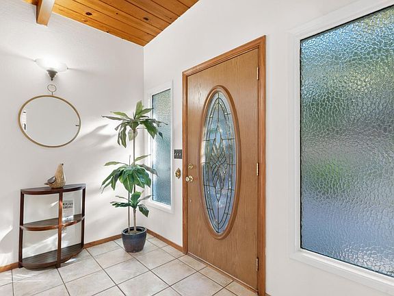 3rd image of 534 Cathedral Dr