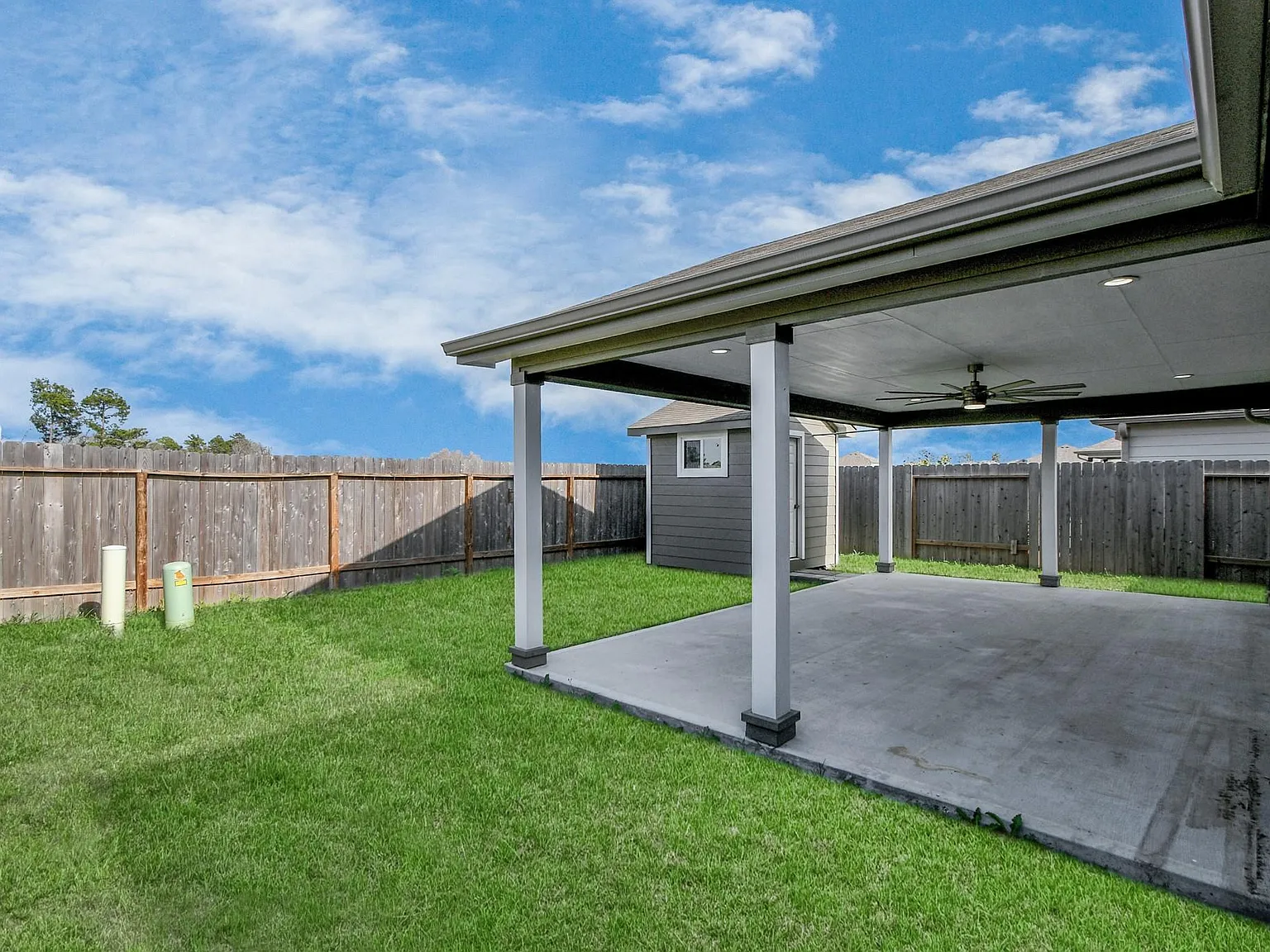 4 bed, 2.5 bath, 2844 sqft, $2,450 — Photo 3