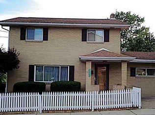 523 Fair Oaks St, Mc Kees Rocks, PA 15136