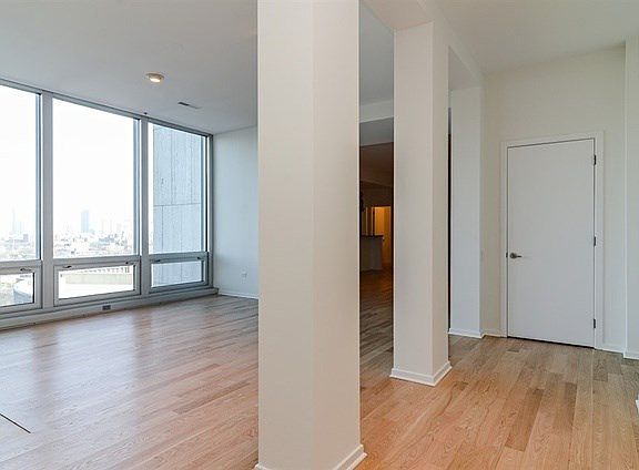 2nd image of 500 W Superior St Unit 612