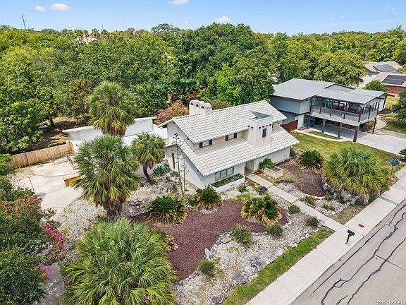 2nd image of 2803 Marlborough Dr
