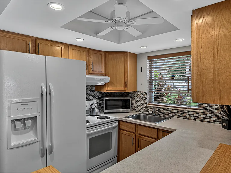 125 Newport Ct #I — Photo 2