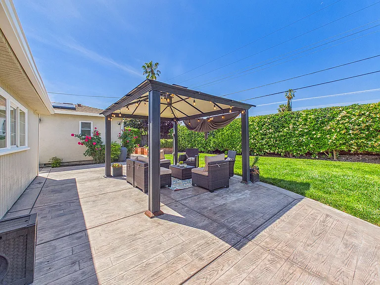 7425 Brighton Dr — Photo 41