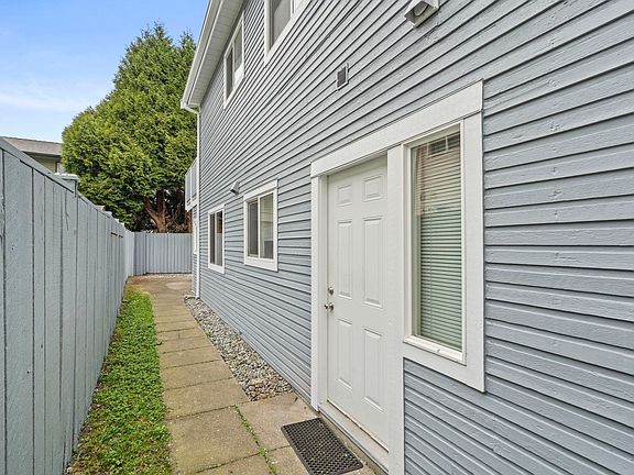 4th image of 765 Clarke Rd