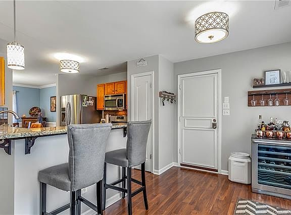 5th image of 15708 Dehavilland Dr