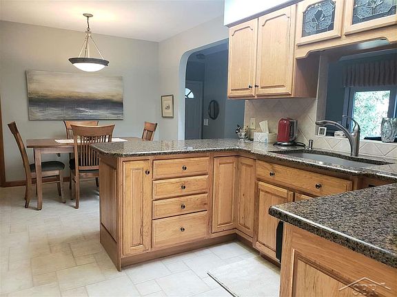 5th image of 3 Wiltse Ct
