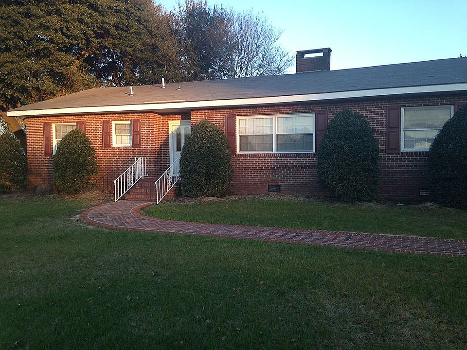 2nd image of 682 Old Cheraw Hwy