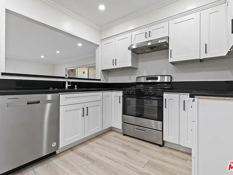 330 E Dryden St #14 — Photo 8